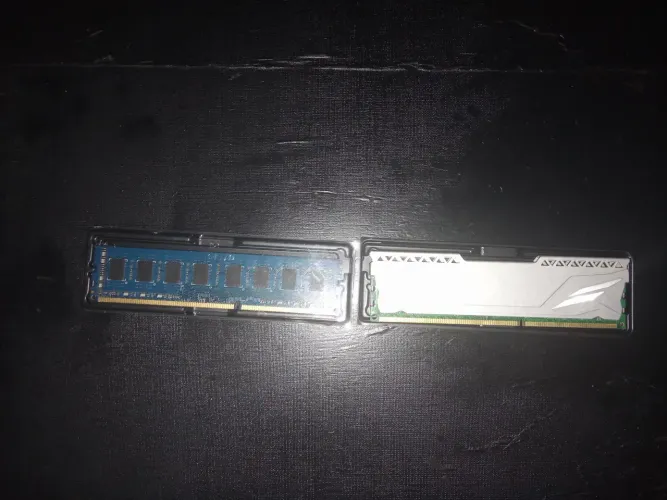 2x memória ram 4gb ddr3 1333mhz