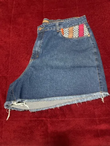 Shorts Jeans com Detalhe Artesanal