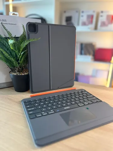 CAPA IPAD PRO 13 POLEGADAS MAGNETICA COM TECLADO