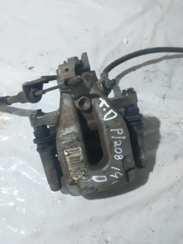 Pinça traseira direito Peugeot 208 2015
