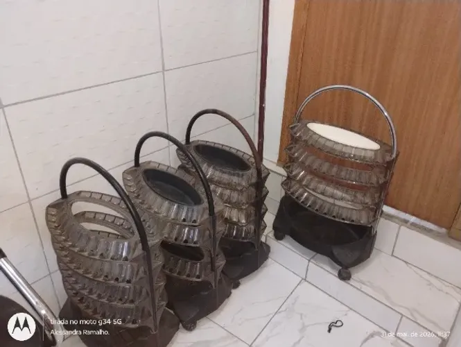 Carrinhos porta esmalte manicure