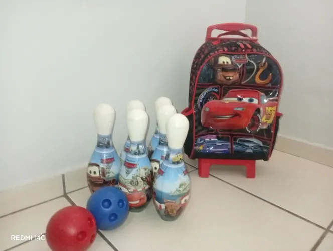 Boliche infantil+ bolsa com tema do filme Carros
