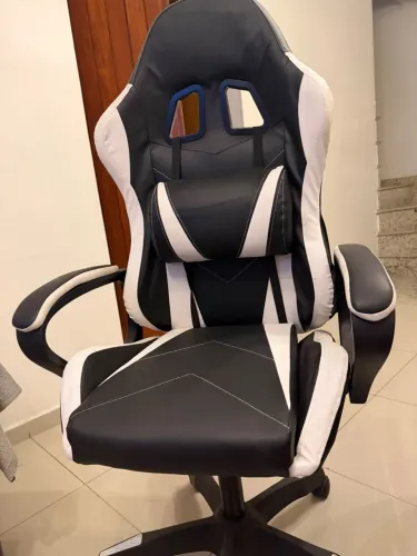 Cadeira gamer de couro 