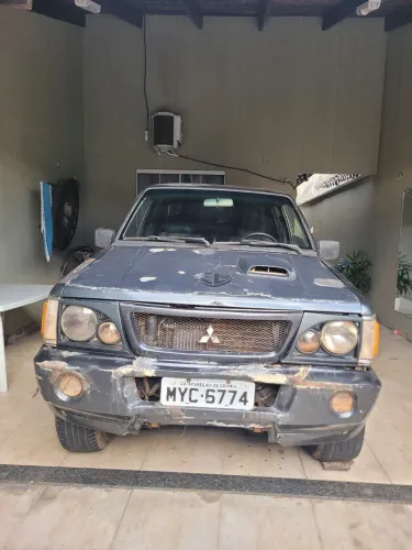 Mitsubishi L200 GLS 2.5 4X4 CD Diesel 2002