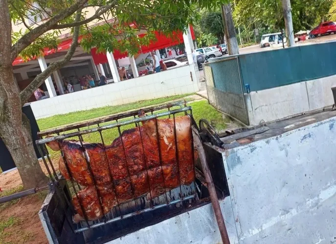 Churrasqueira Rotativos de grande porte, para leitões e afins.