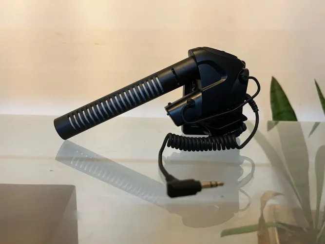 Microfone direcional BOYA BY-BM3031 ? Com cabo e protetores. Usado
