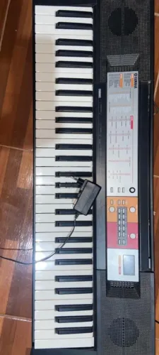 TECLADO YAMAHA