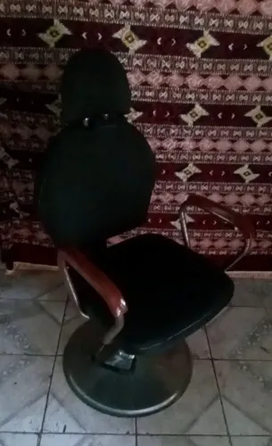 Cadeira de barbeiro pra vender logo