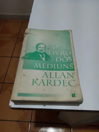 O livro dos médiuns Allan Kardec