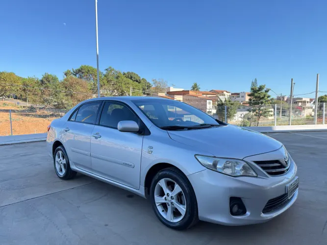 Toyota Corolla GLI 1.8 Flex 16V Aut. 2012