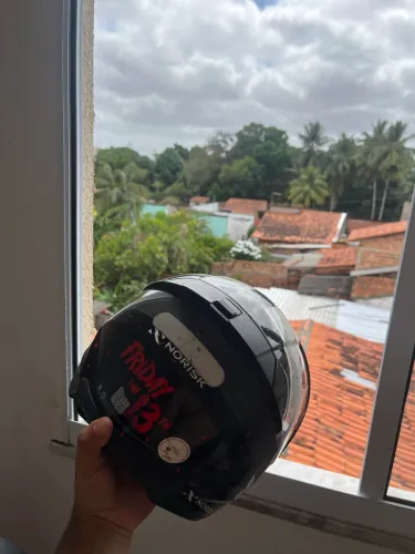 CAPACETE NORISK EDIÇÃO SEXTA FEIRA 13