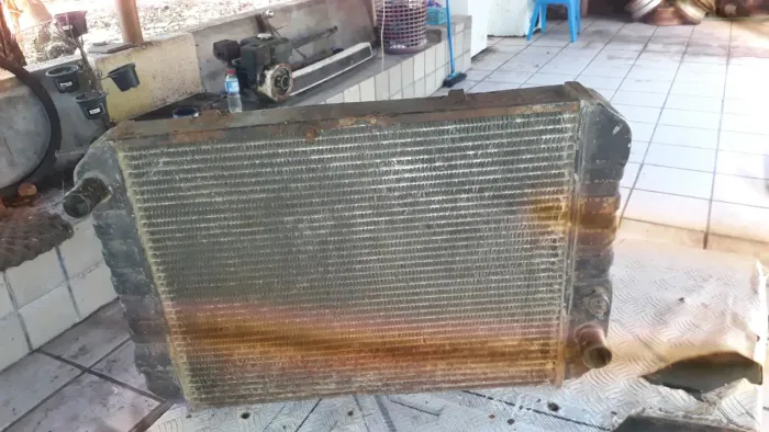 Radiador para carro de grande porte.