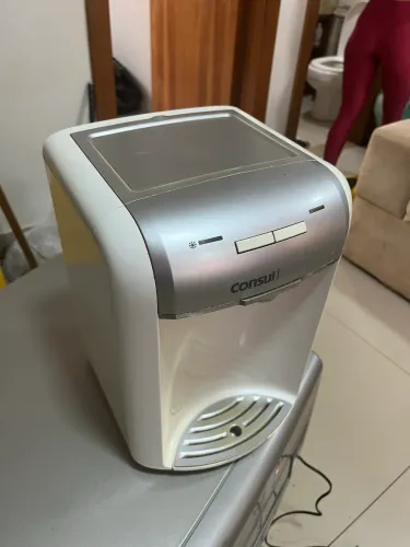 Vende-se purificador de água da cônsul, água fria e gelada 