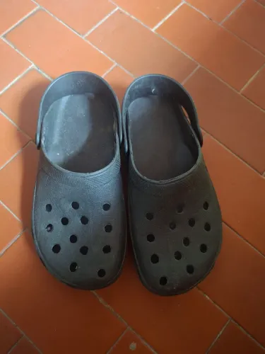 Crocks preta tam 36