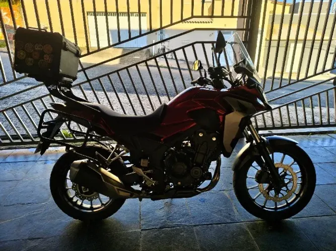 CB 500X baixo km, sem detalhes.... impecável.
