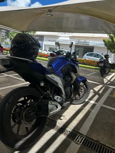 Vendo ou Troco FZ25