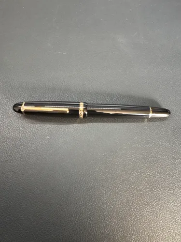 Caneta-tinteiro Jinhao x850 preta (EF).