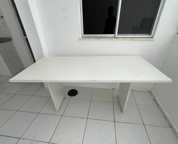 Mesa moderno e elegante