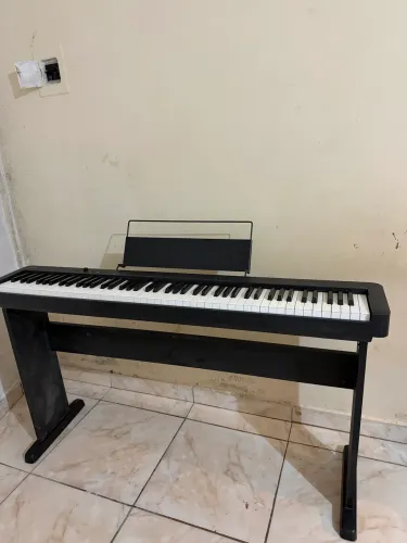 Piano em perfeito estado 