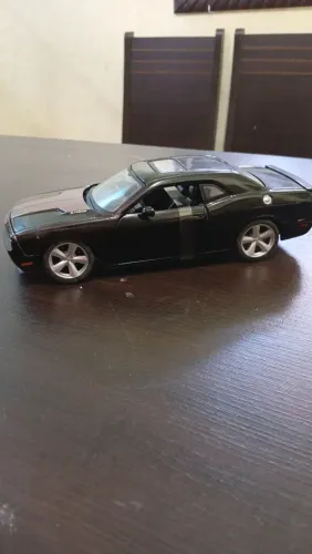 Miniatura Dodge Challenger SRT 8, Maisto1:24
