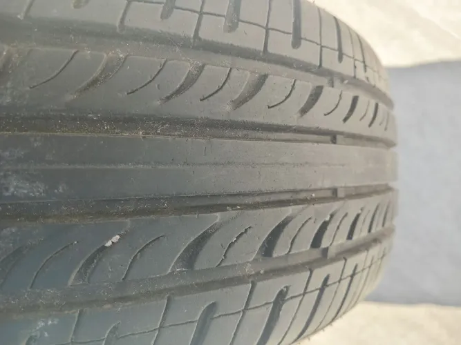 Pneu 185/60/15
