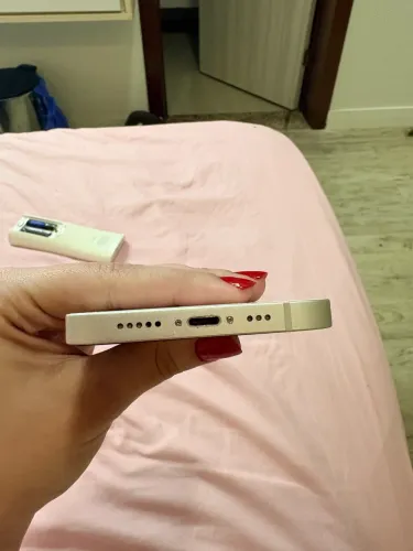 IPHONE 13 com carregador