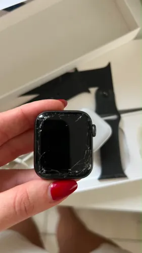 Apple Watch S6 - Tela trincada 
