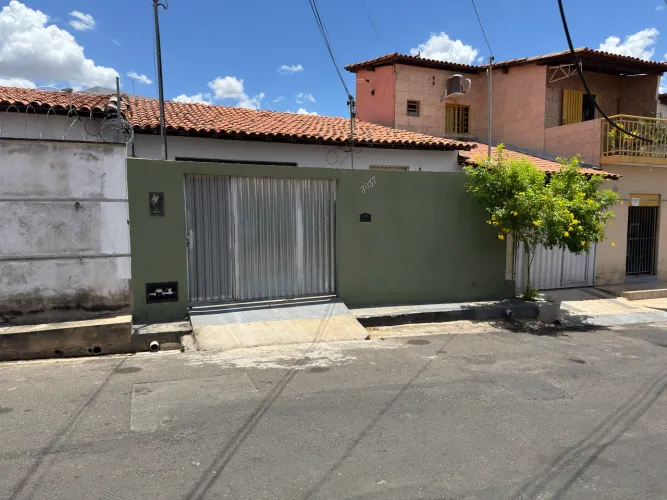 Aluga-se casa próximo ao Shopping Rio Poty
