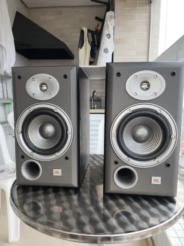 CAIXAS ACÚSTICAS JBL E30 NORTHRIDGE SERIES