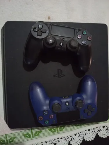 Vendo ps4 slim 1TB