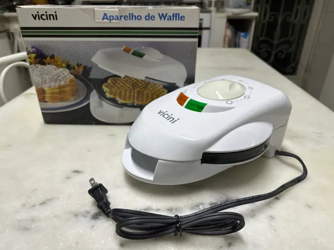 Máquina de Waffle Vicini 110V - Com Caixa, sem uso