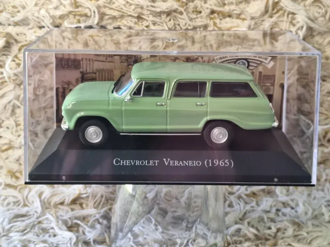 Miniatura Chevrolet Veraneio 1965 - Carros Inesquecíveis do Brasil