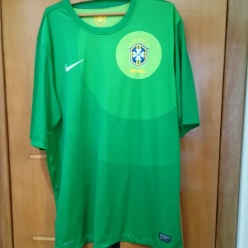 Camisa original Nike na cor verde item de colecionador tamanho 2XL.