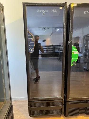 Expositor de cervejas 485 litros porta vidro 3 anos de garantia Imbera nova 
