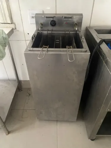 Fritadeira grande de inox