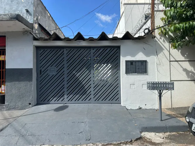 Alugo casa garagem P. carro 03 vagas02 Qts Sta Monica