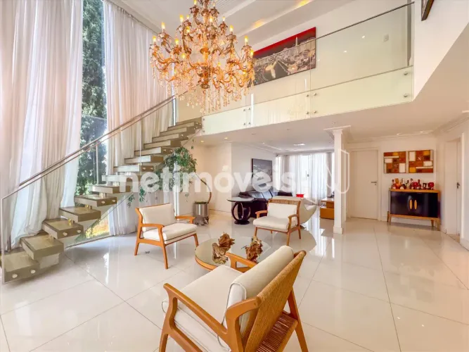EXCELENTE CASA NA ARNIQUEIRAS - 3 QUARTOS, LOTE DE 800m²;