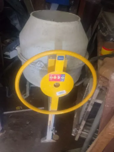 Betoneira de 150 Litros 