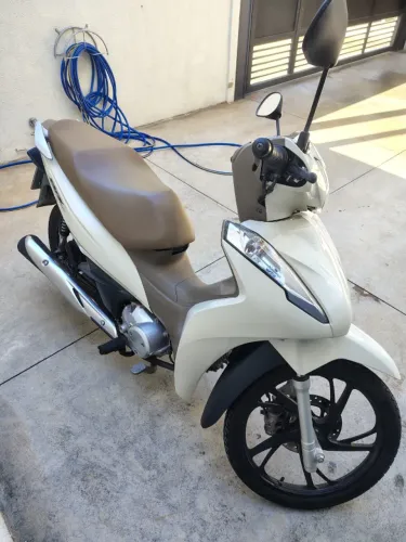 Honda Biz 125i 2022 Nova