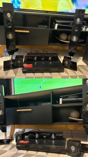 Home Theater/ cinema 5.1 com potência de 330 watts, suporte a Dolby Digital.