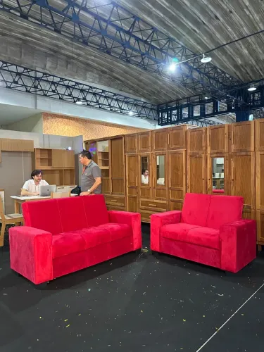 CONTRATASSE TAPECEIRO, COSTUREIRA (O), SERVIÇOS GERAIS PARA HOMENS, CORTADOR DE MADEIRA