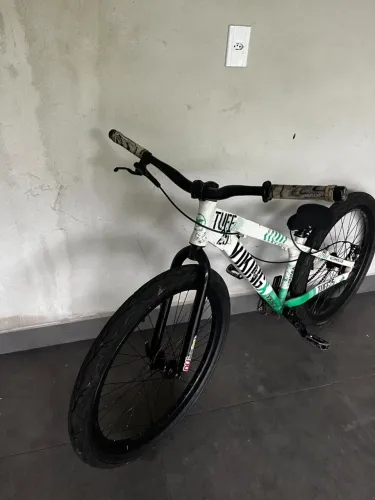 Vendo quadro viking x tuff 25 aro 26,somente quadro!