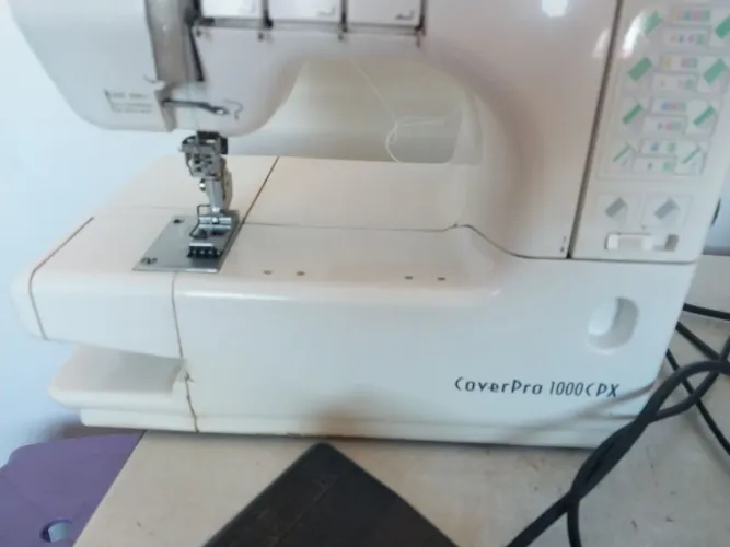 Maquina Galoneira Janome 1000CPX