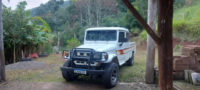 Toyota Band.Picape CD 2P Chassi Longo Diesel 1990