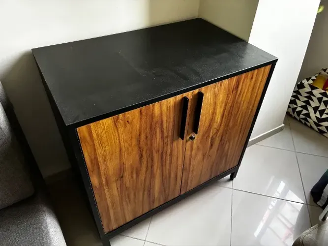 Armário baixo para escritório.