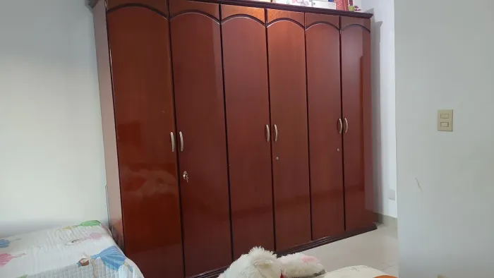 Guarda-Roupa Casal MDF 6 Portas 8 Gavetas Cor Mogno - Excelente Estado