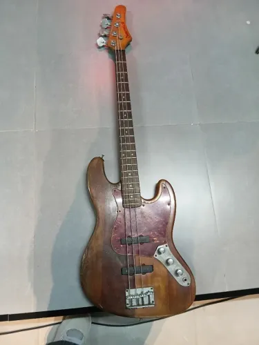 Vendo bass samick 1958