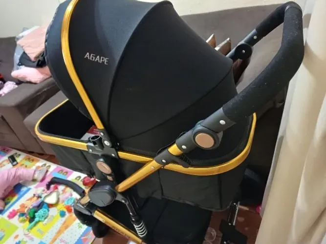 Carrinho de bebé (ÁGAPE) novo