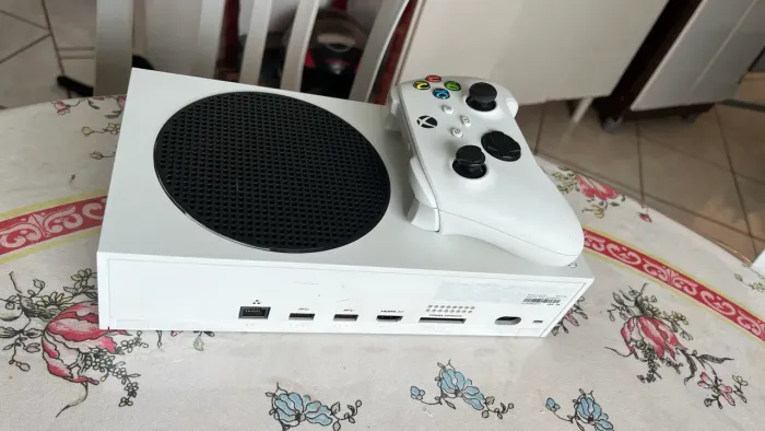 Xbox series s semi usado