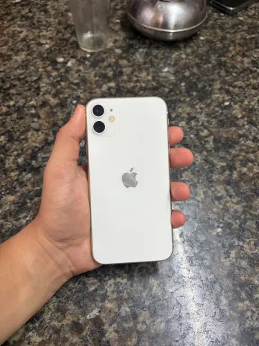 iPhone 11 64g branco